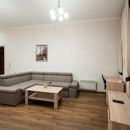 דירה Wonderful Flat On Center אוזהורוד